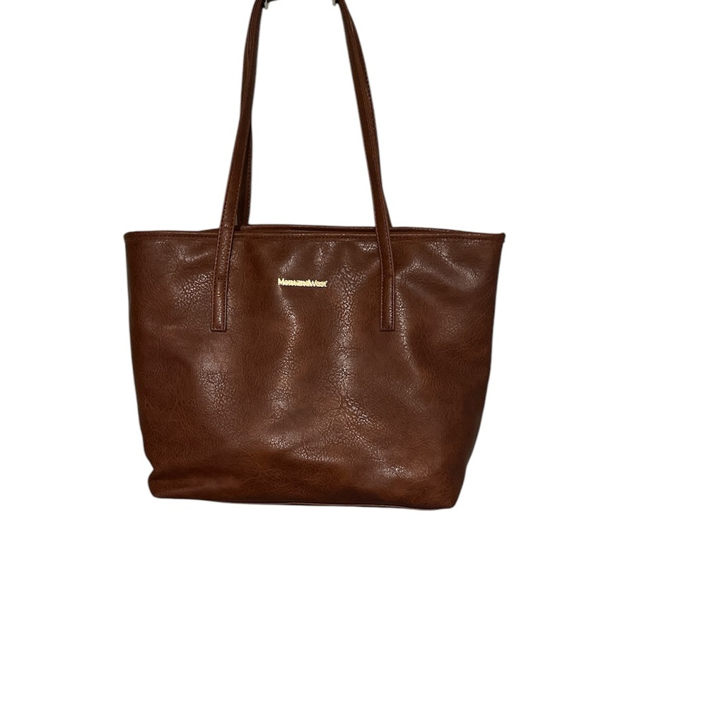 Luxurious Brown Leather Tote Bag with Spacious Design